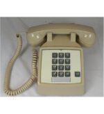 Cortelco 20F Analog Desk Phone with Flash and Volume Control